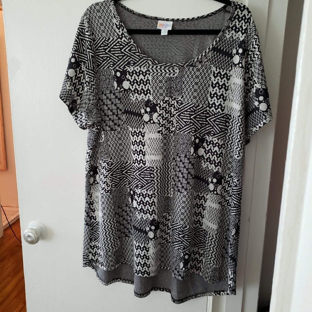 NWT LuLaRoe Classic T
